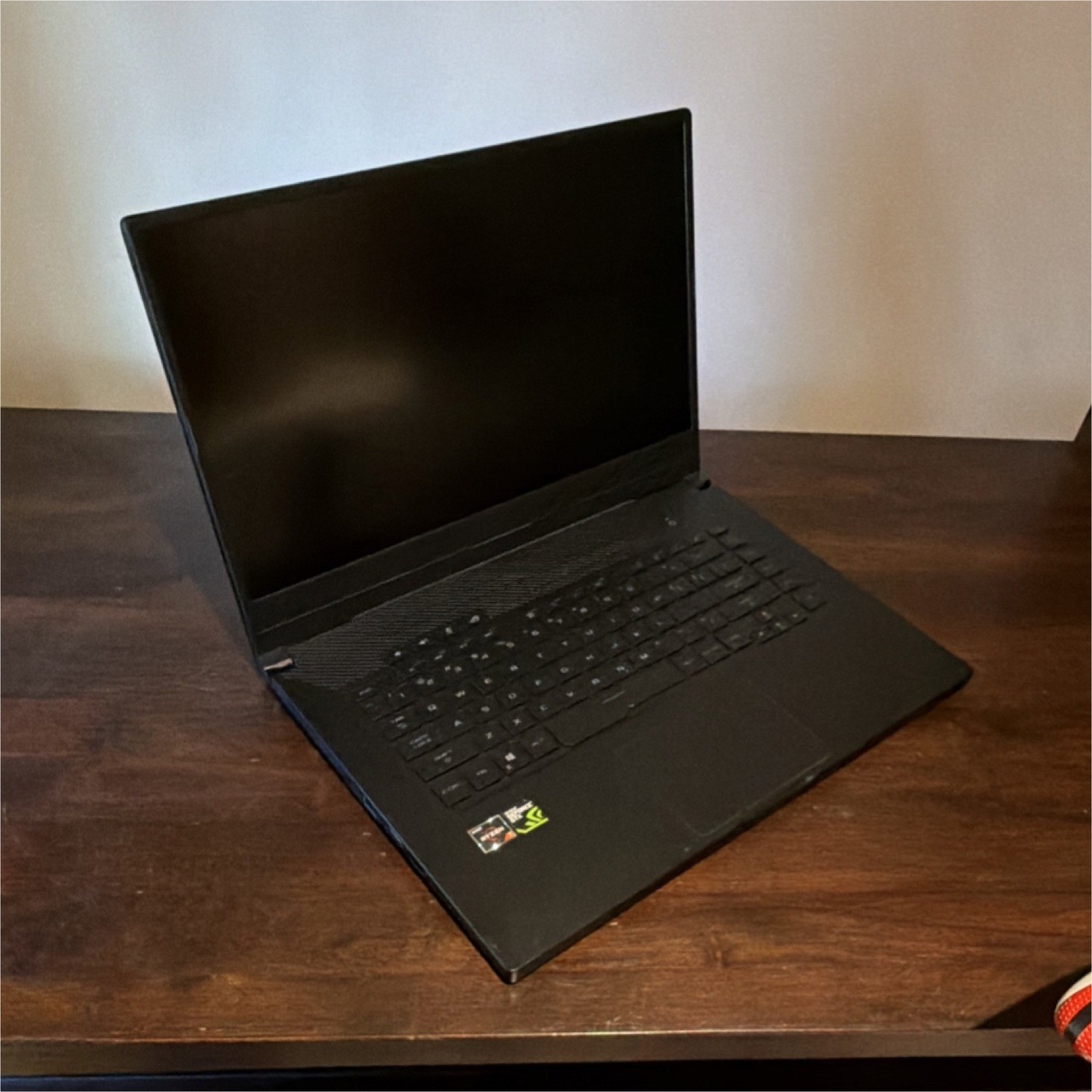 Asus ROG Zephyrus G 15.6 Ryzen 7 3750H Nvidia GeForce GTX 1660 Ti 24GB RAM 512GB