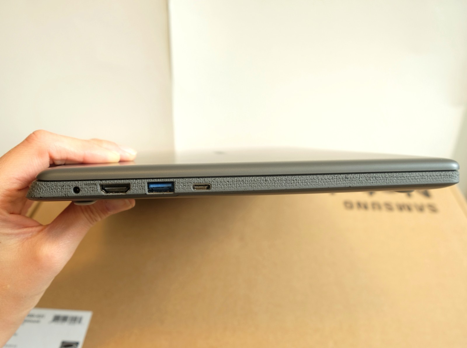 Samsung Notebook Flash 13.3″ Laptop 4GB Intel N4000 Windows 10 Intel – NP530XBB