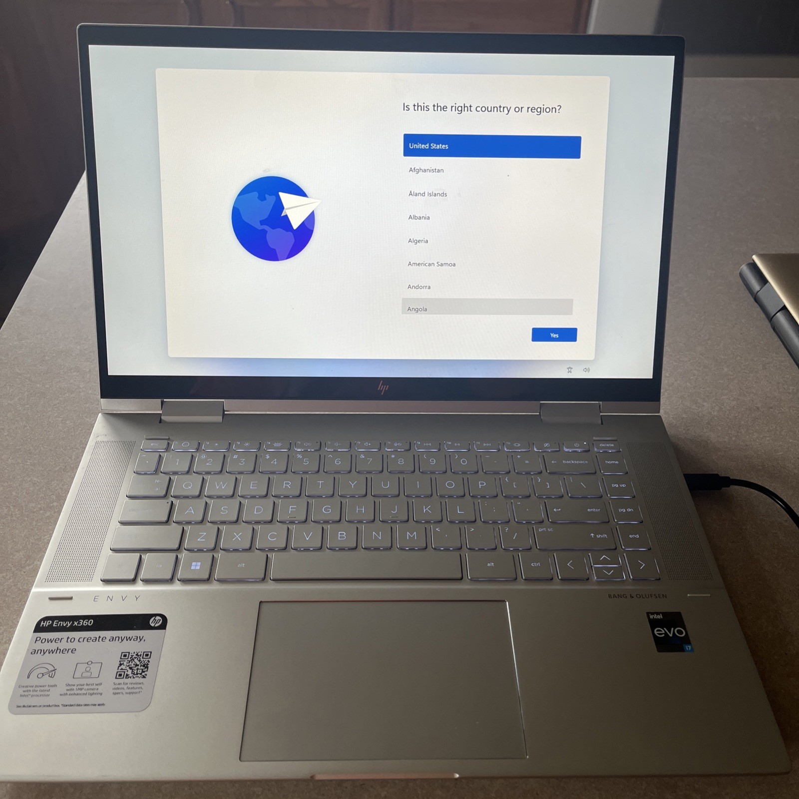 HP ENVY x360 15-ew0023dx 15.6″ Touch 2-in-1 16GB RAM 512GB SSD