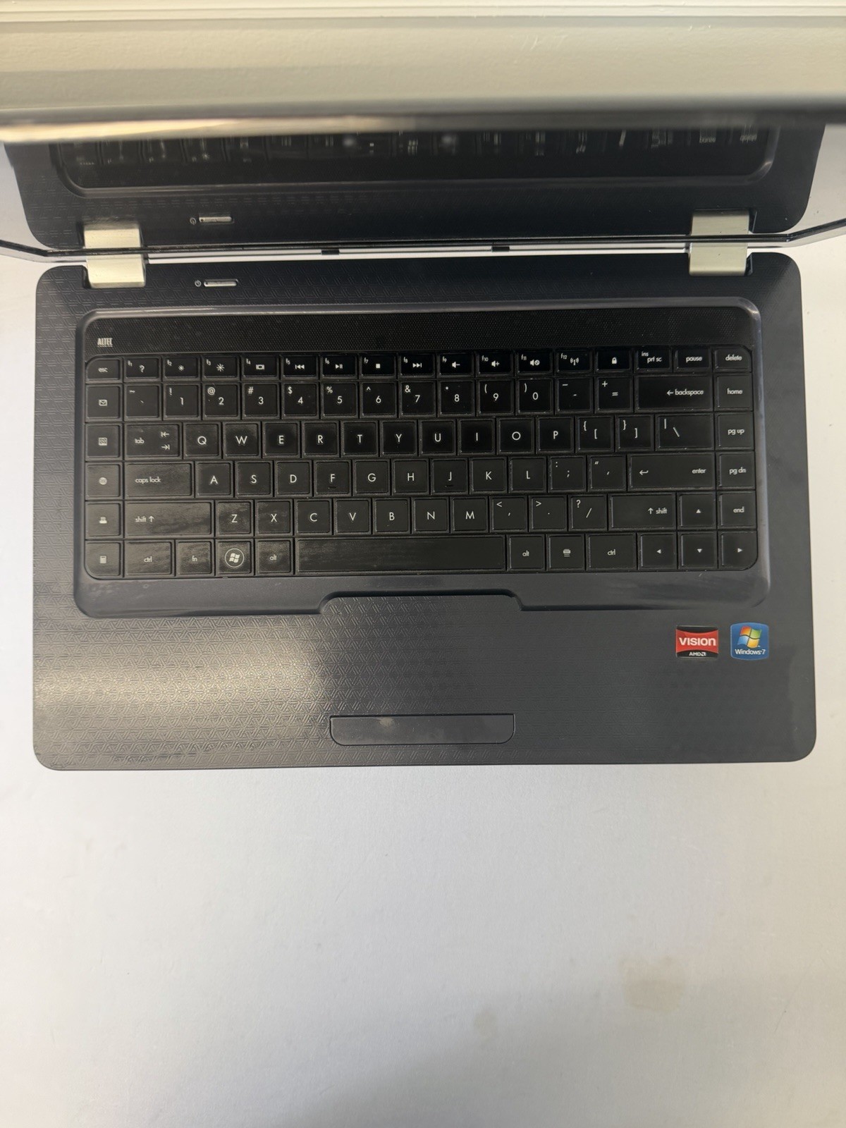 HP G62-340US Laptop – Unknown if Screen is Good – AMD – Read Des