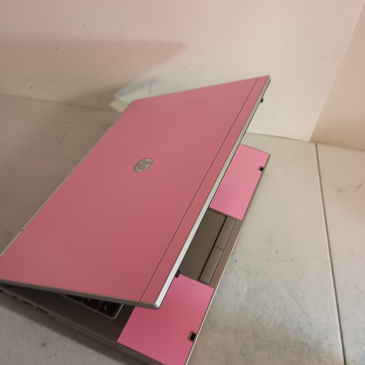 PINK HP Elitebook 8460p 14″ LED i5 2.50GHz 8GB RAM,256GB SSD DVDRW,Win11,CAM