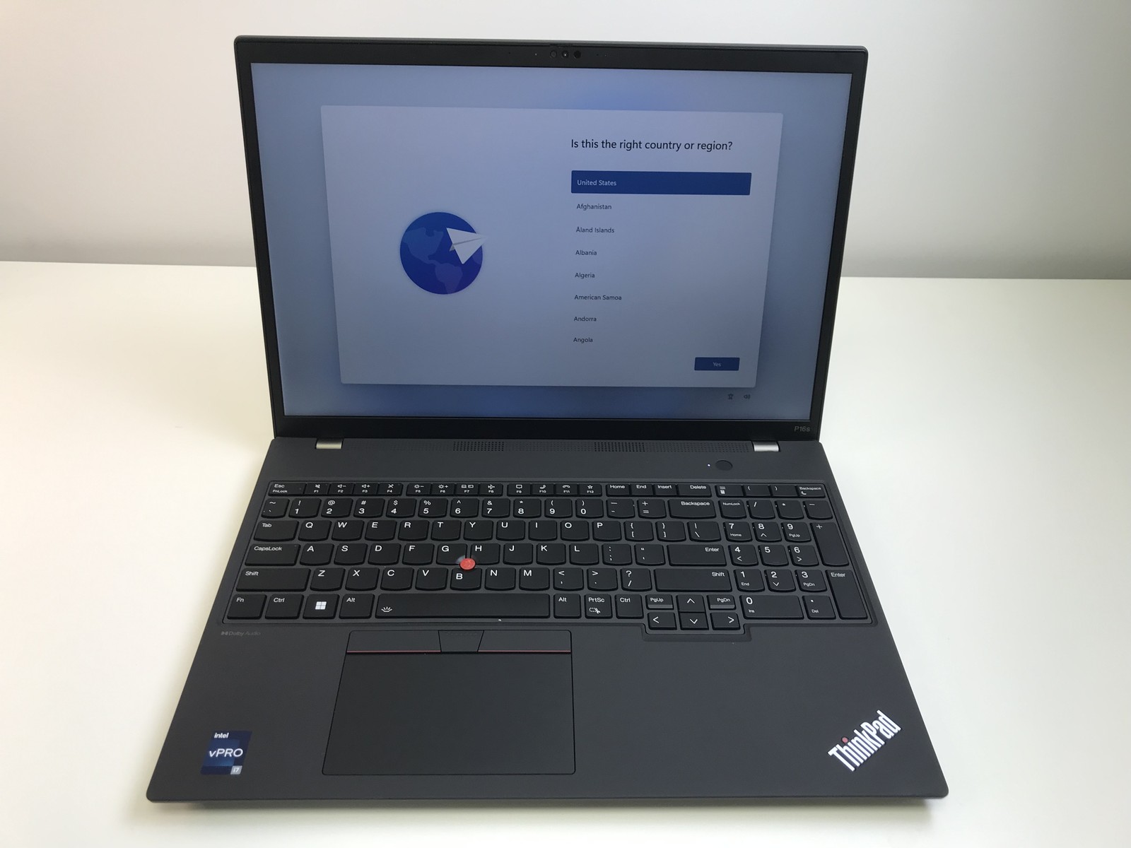 Lenovo ThinkPad P16s Gen 2 21HK003QUS – Intel Core i7-1370P 32GB RAM, 1000GB SSD
