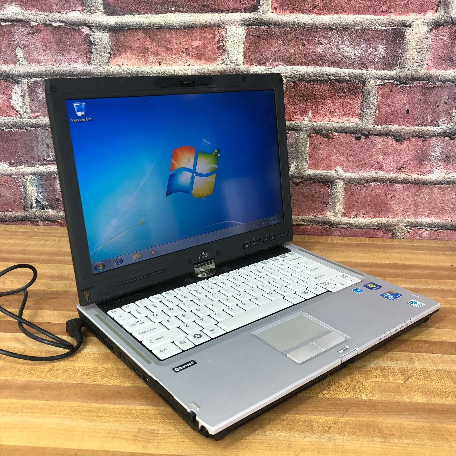 Fujitsu Lifebook Retro Gaming Laptop i5-M520 2.40GHz 4GB RAM (Windows 7 Pro)