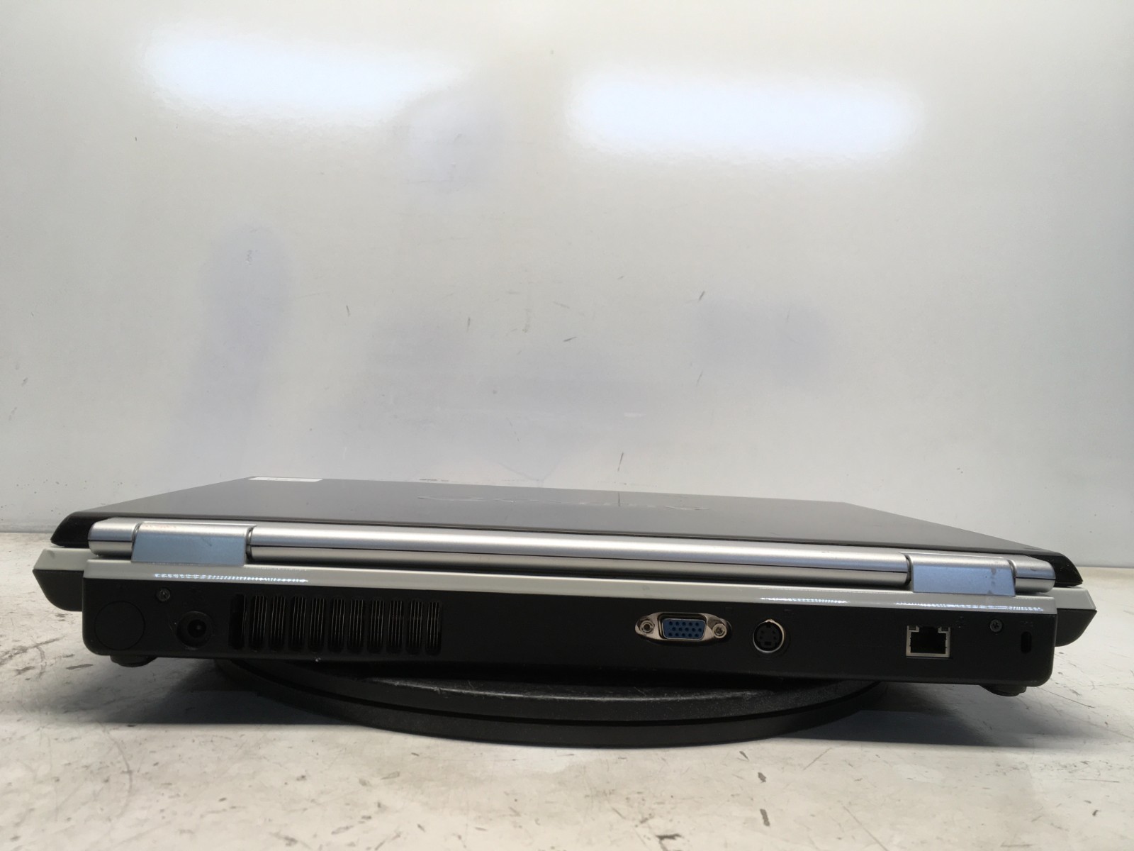 Toshiba Qosmio F45-AV410 Intel Core 2 Duo T5450 1.66GHz 2 GB NO HDD