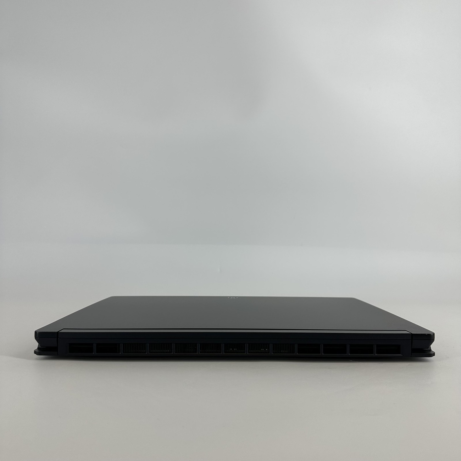 Acer Predator Triton 17 X QHD+ 2.2GHz i9-13900HX 64GB 2TB SSD RTX 4090 Very Good
