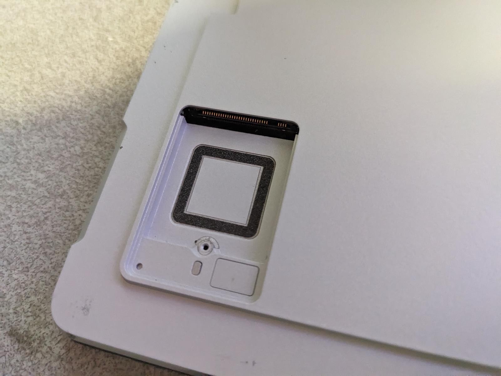 MICROSOFT SURFACE PRO 7+ (1960) i7-1165G7 @ 2.80GHz, 16GB RAM, NO HDD/OS