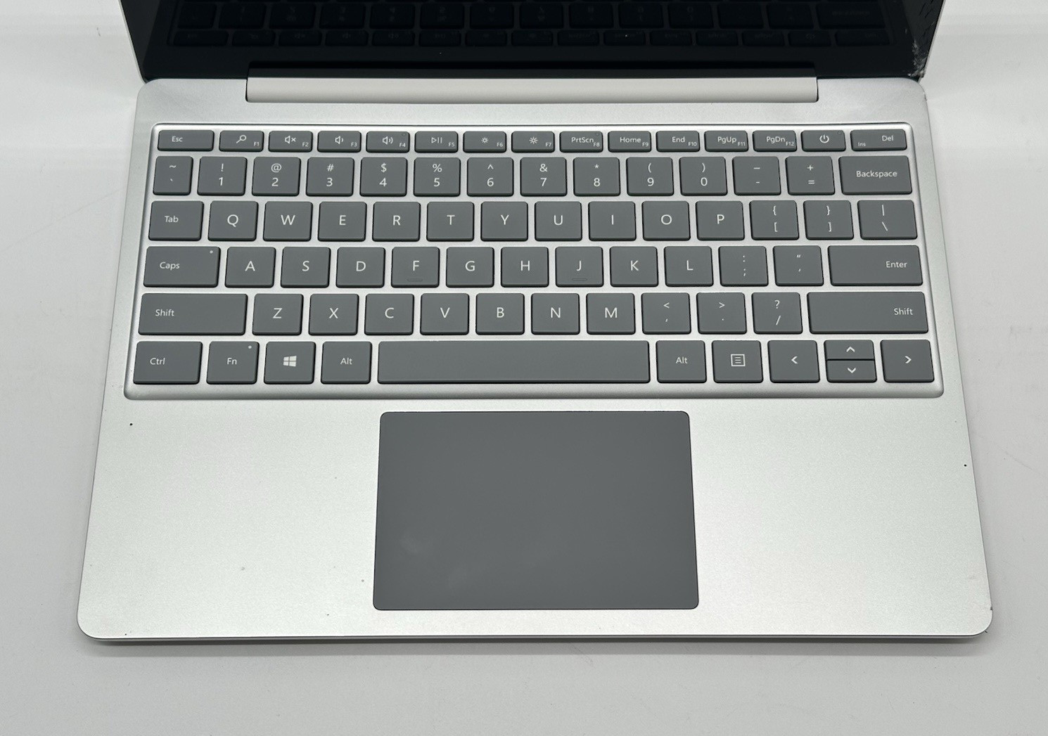 Microsoft Surface Laptop Go 12.4” (63GB eMM, Core i5-1035G1, 4GB RAM) No AC/OS