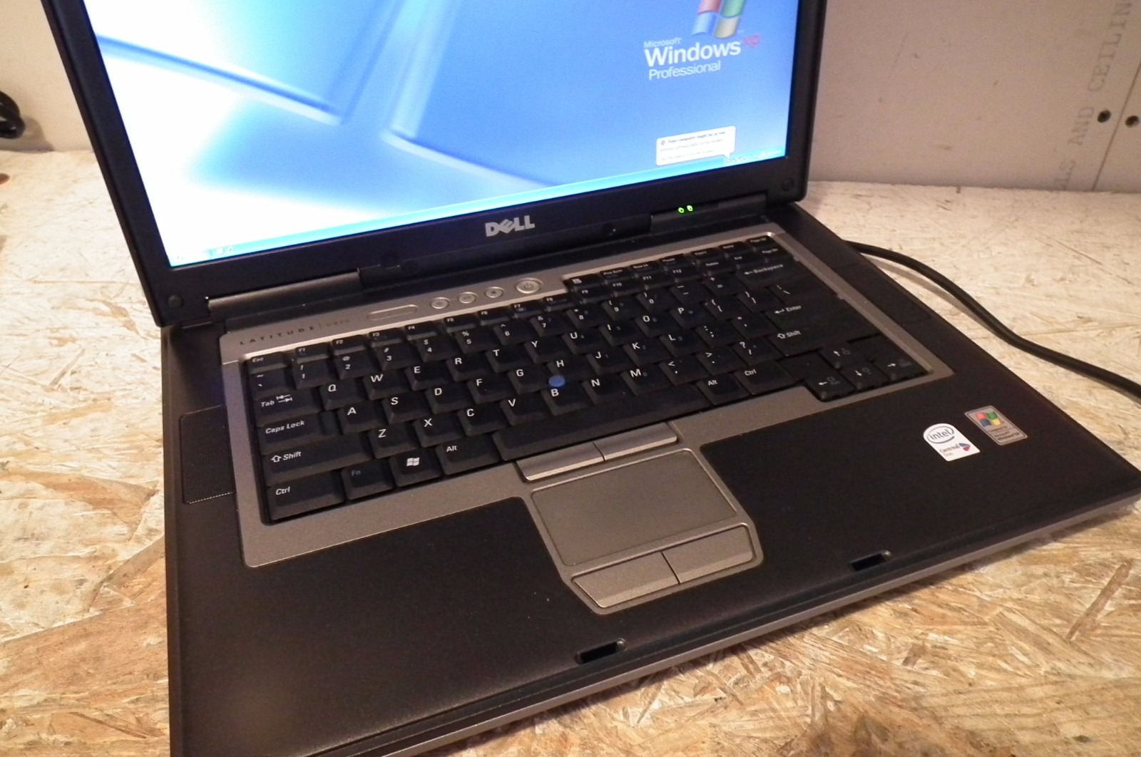 Dell D620 Laptop / 1.66ghz / 2gb / Windows XP / WIFI / DVD / very fast! RS232