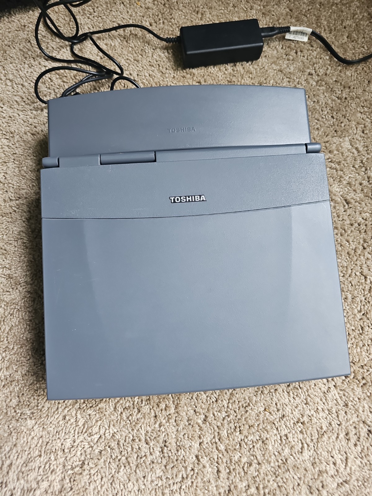 VINTAGE Toshiba Tecra 8000 Laptop Intel Pentium II, 300MHz TESTED WORKS NO HDD