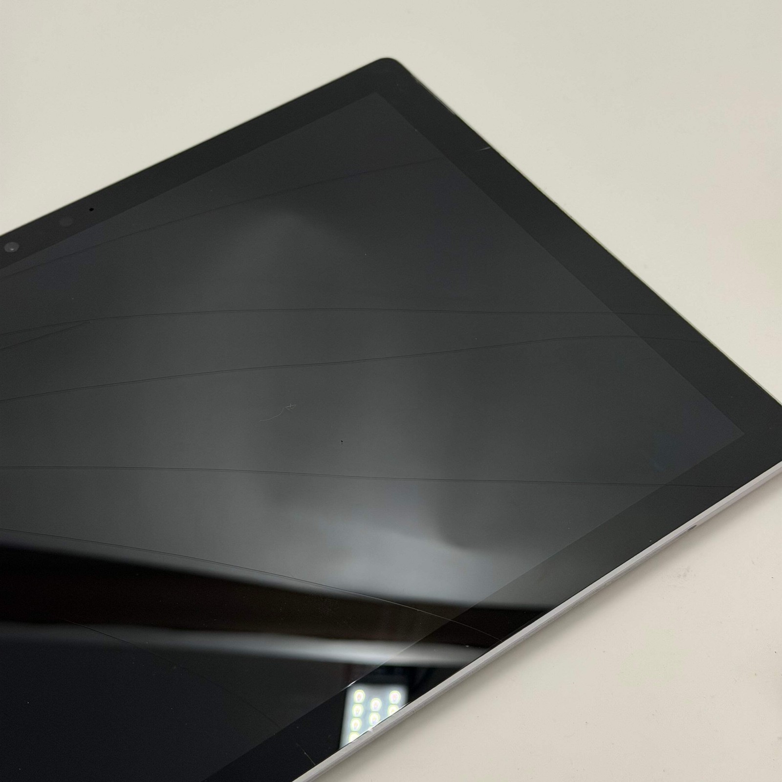 Broken Microsoft Surface Pro 7 1866 14.4″ i5-1035G4 1.1GHz 8GB RAM 256GB SSD