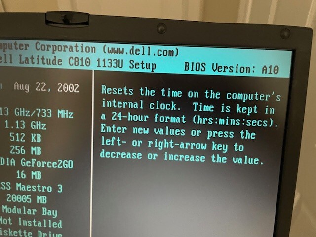Vintage Dell Latitude C810 Laptop Windows XP DVD/Floppy Serial PORT WORKING