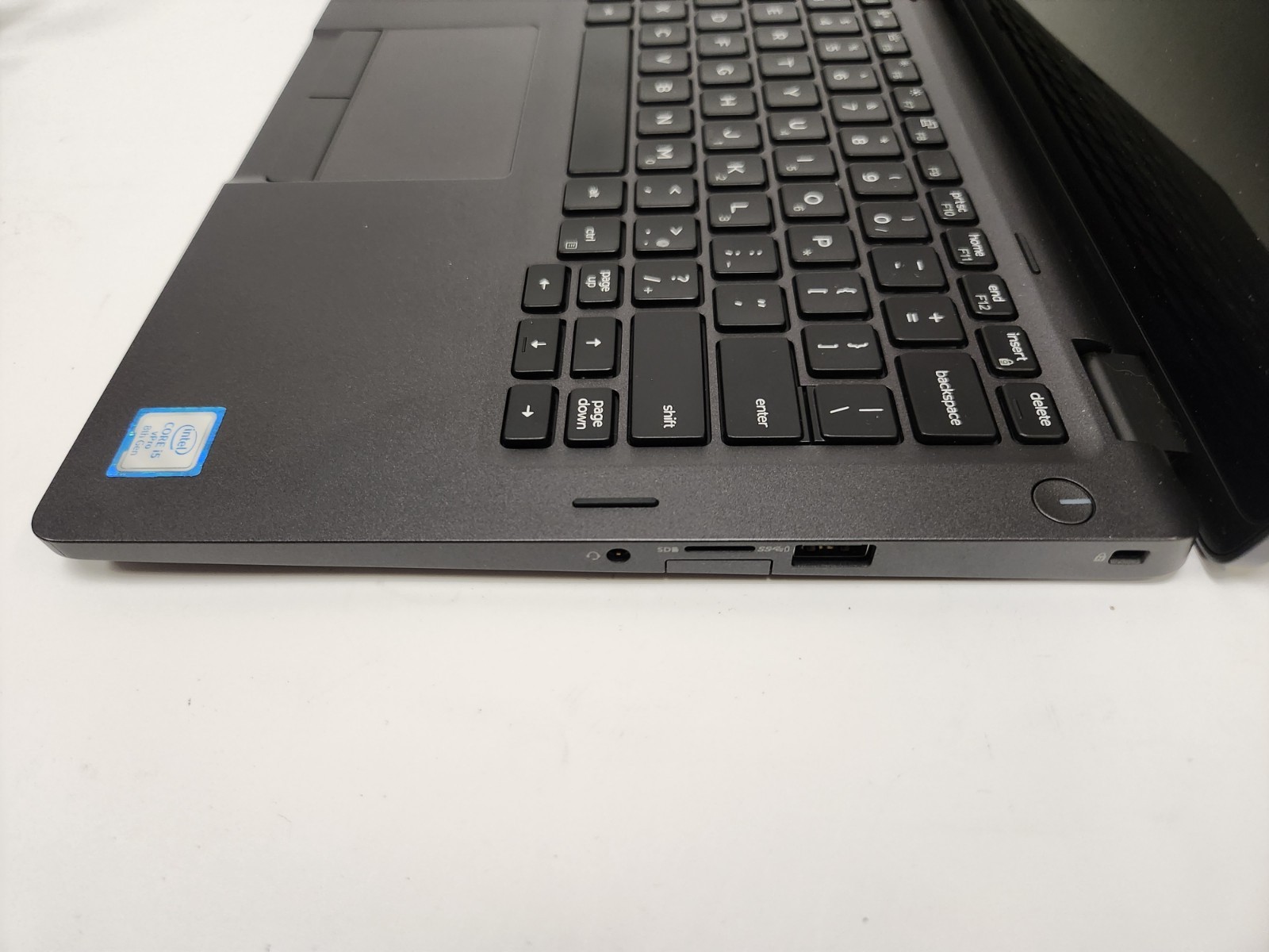 Dell Latitude 5300 2-in-1 TOUCH i5-8365U 1.60GHz 8GB 256GB NVMe Win11Pro
