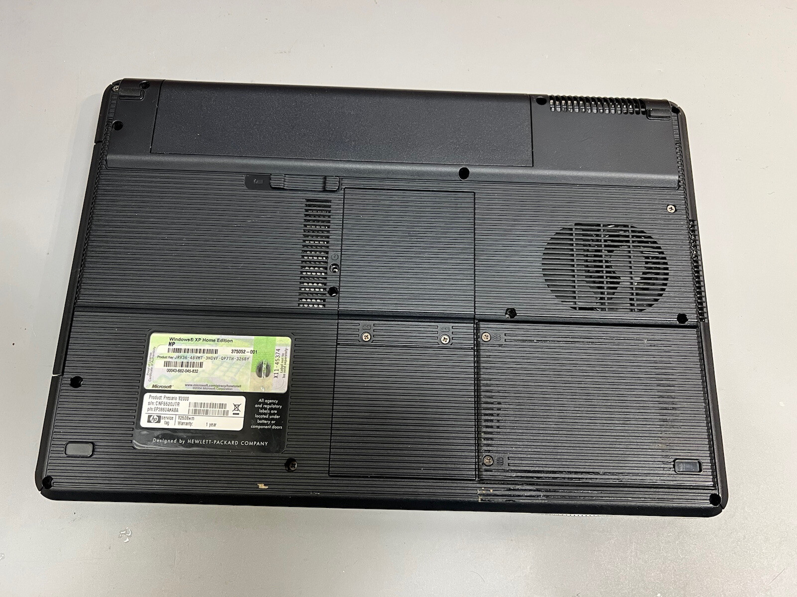 Compaq PRESARIO V2000 1.80GHz Mobile AMD Sempron 512MB RAM 0GB HDD