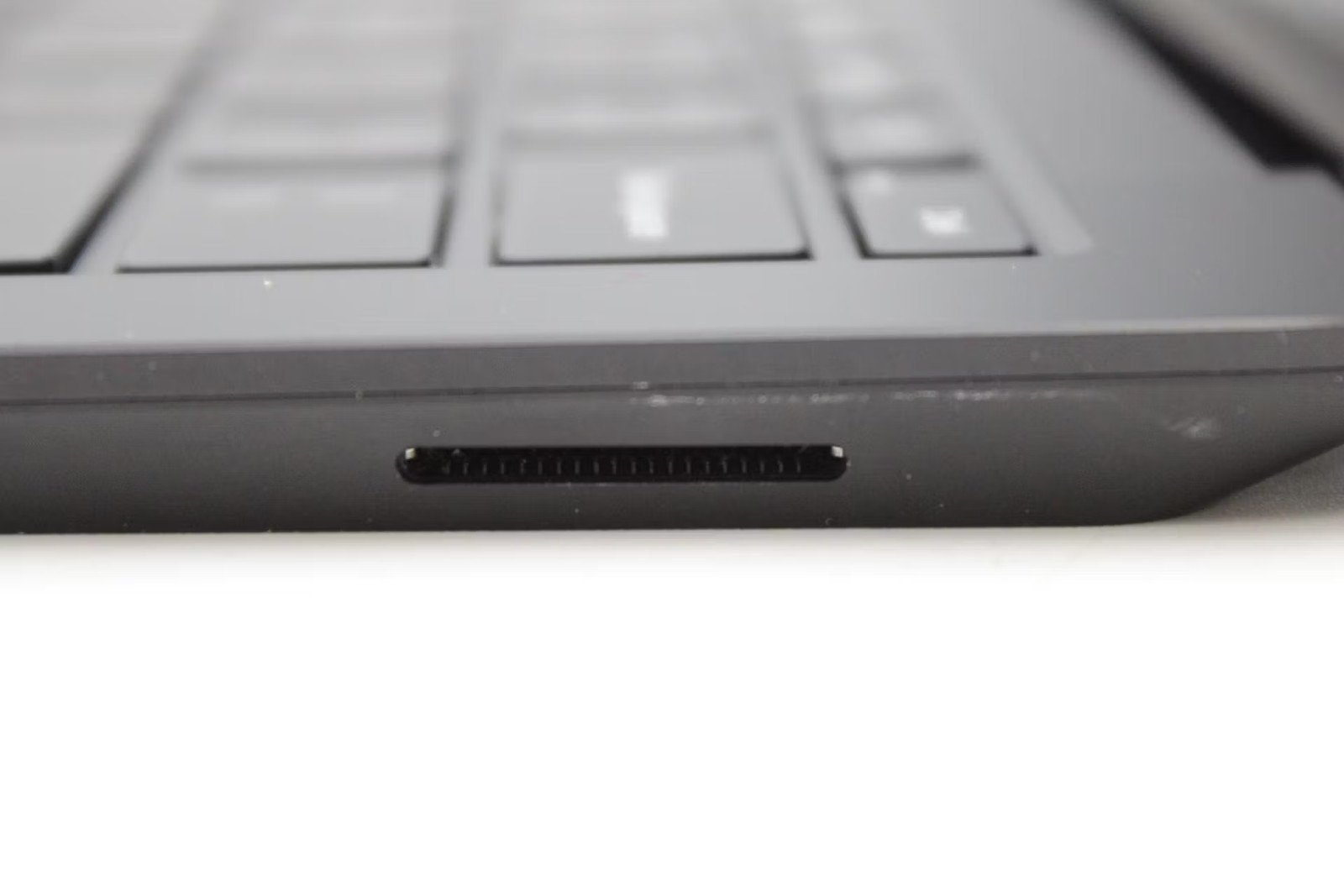 Microsoft Surface Laptop 4 Used 13.5″ i7-1185G7, 256GB NVMe, 16GB RAM
