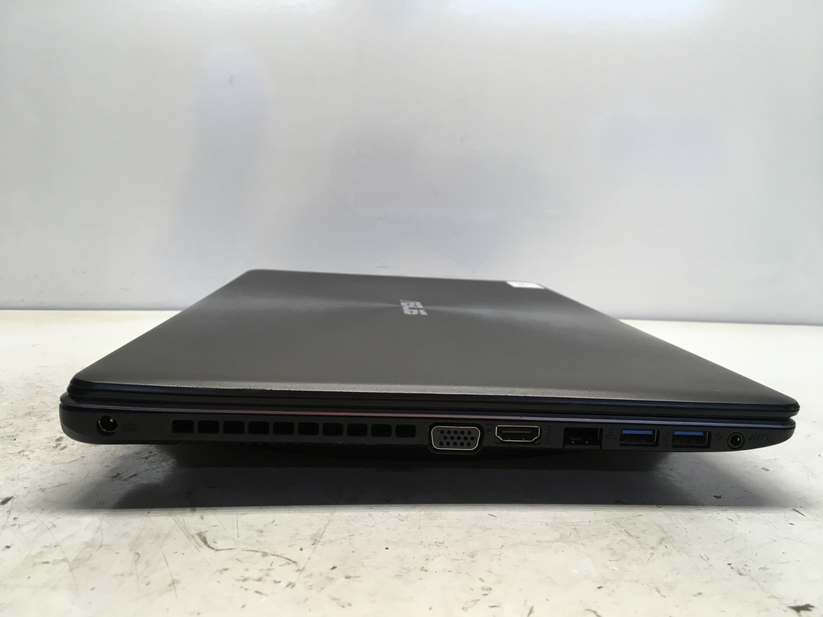 Asus F550L Intel i7-4500U 1.8GHz 8 GB NO HDD/Battery