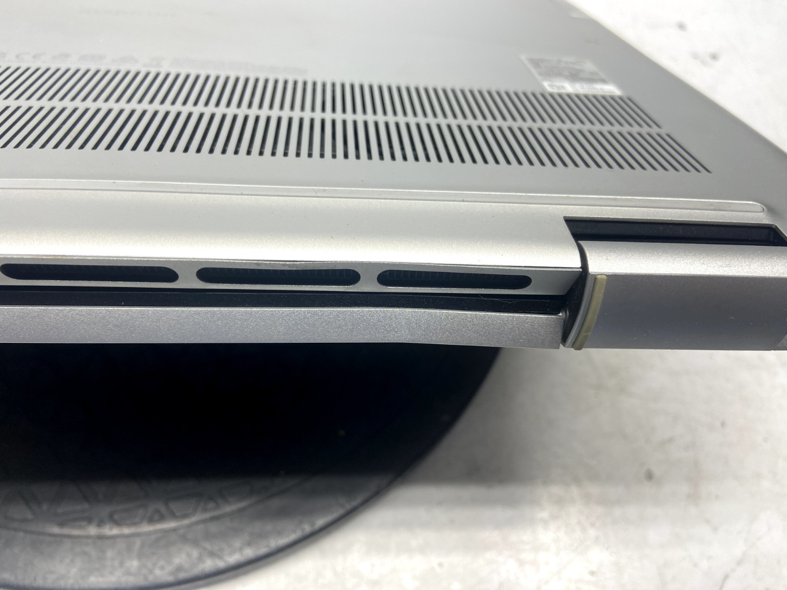 Dell Inspiron 16 7620 Intel Core i5-1235u 8GB 512GB SSD Windows 11