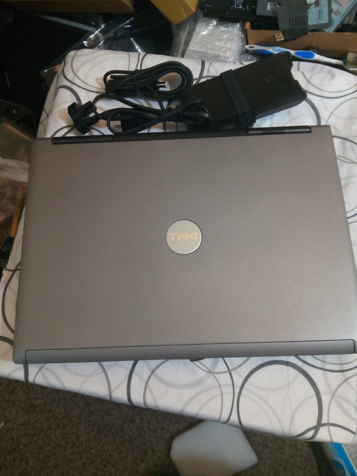 DELL LATITUDE D830 T7250 2.00GHZ 4GBRAM 256GBSSD WINXPSP/3 OFFICE 2007