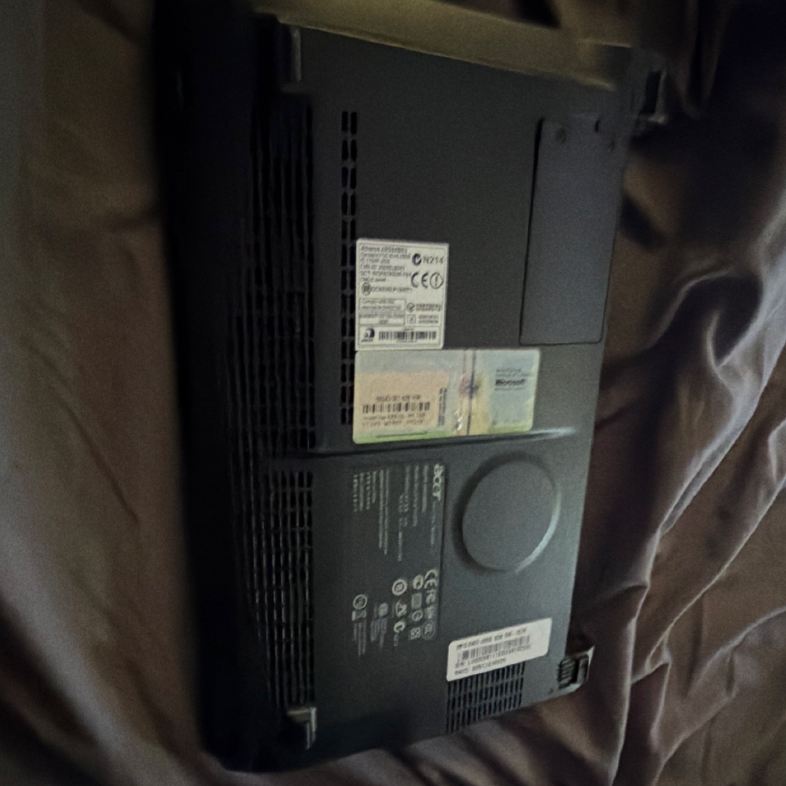 Acer Aspire One ZG5 Netbook Intel Atom 1GB RAM needs battery