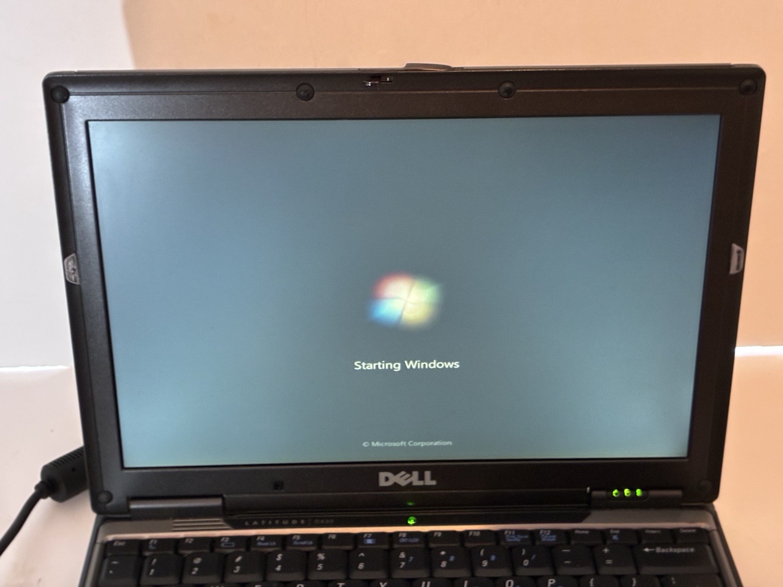 Dell Latitude D430 Mini Laptop 1.33 GHz Core2Duo 2GB RAM 128GB SSD Windows XP