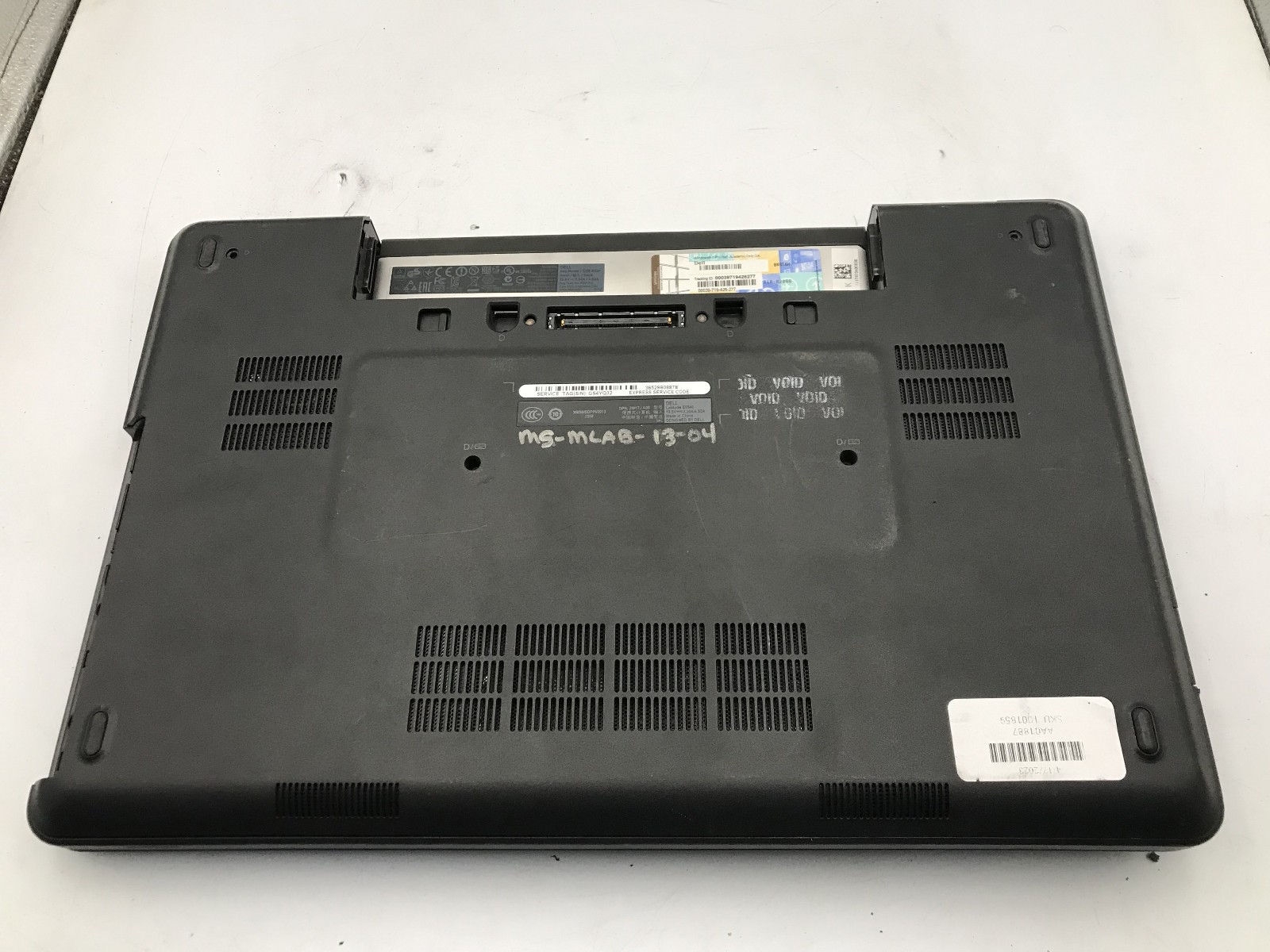 DELL LATITUDE E5540 – FOR PARTS/NO POWER – INTEL i5 4TH GEN – NO RAM – READ -BB