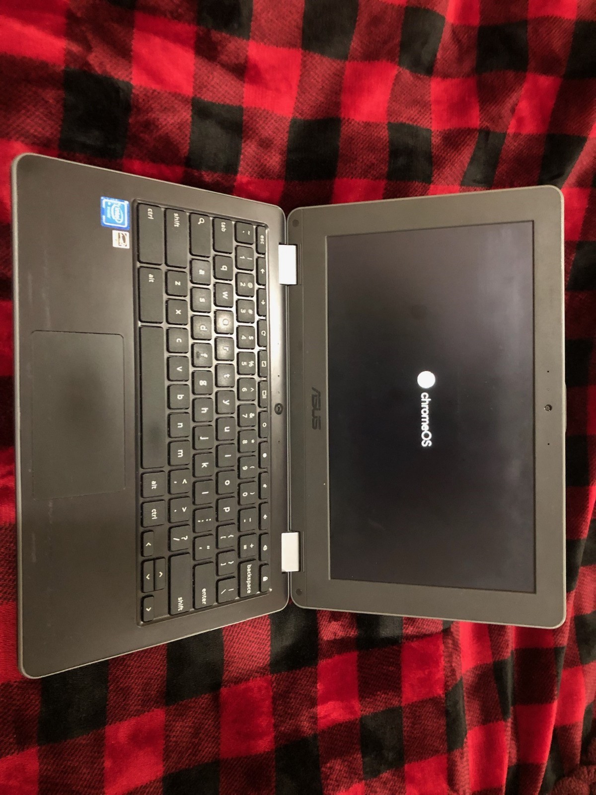 Starter CB Laptop 4GB Includes: Logitech wireless mouse & 6ft charging cord