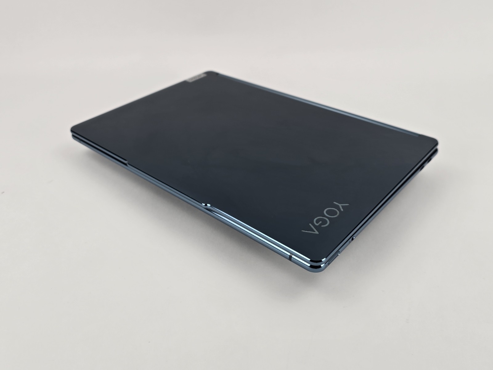 Lenovo Yoga Book 9i Dual 13.3″ 2.8K OLED Ultra 7 155U 16GB 1TB – Used – READ