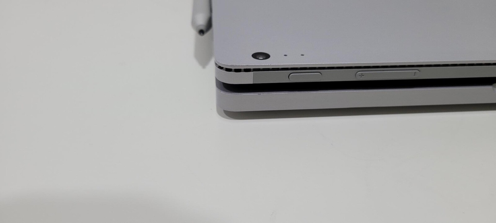Surface Book 13.5″ Intel Core i7 16GB RAM With (GTX 965M 2GB RAM) 