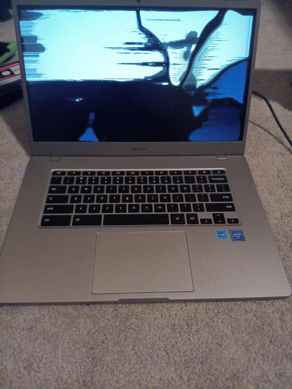 Samsung Chromebook 15.6″ (32GB eMMC, Intel Celeron, 1.1GHz, 4GB RAM) – Platinum