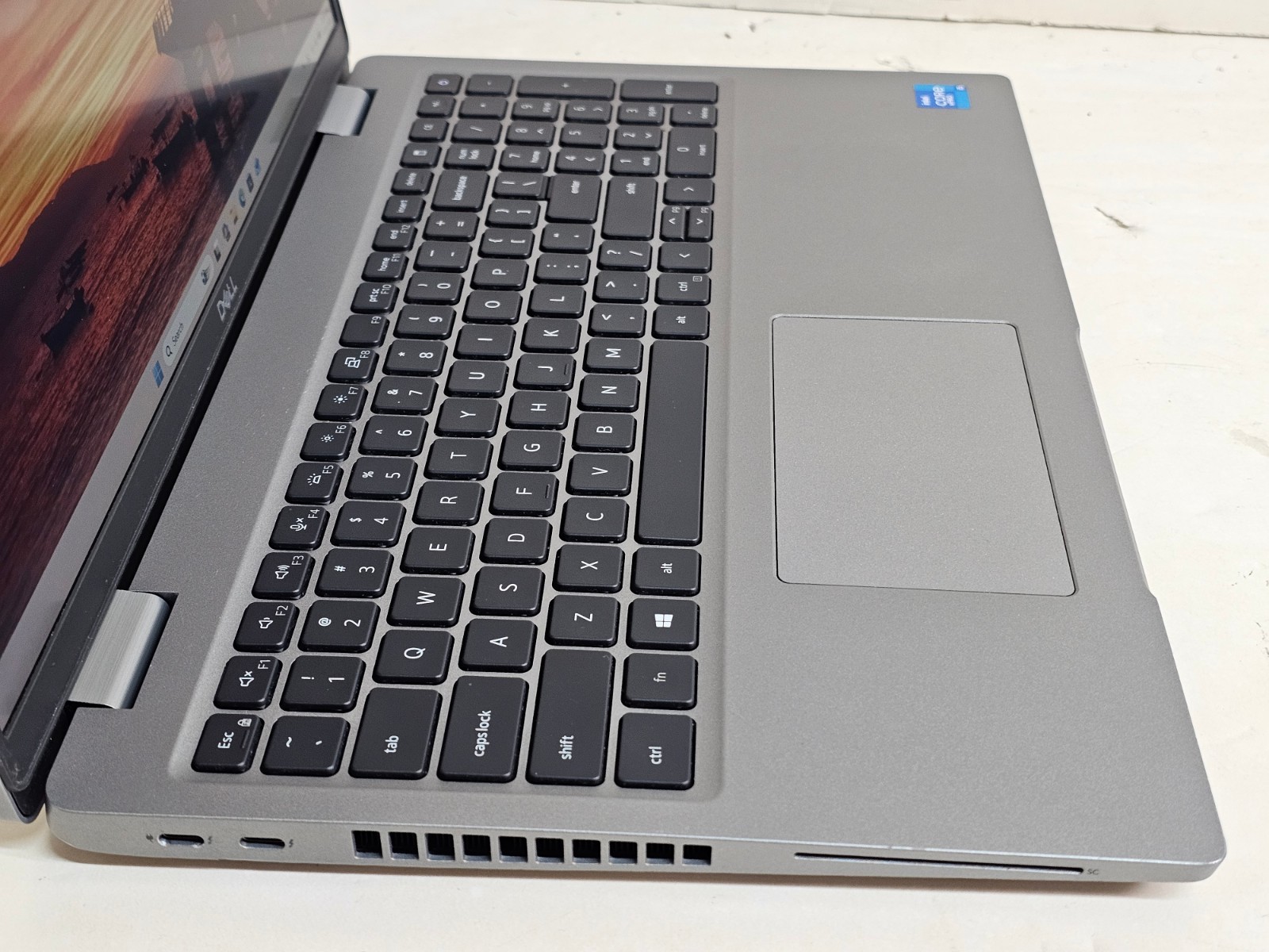Dell Latitude 5520 Laptop – 2.6 GHz i5-1145G7 16GB 512GB 15.6″ Touchscreen SP31