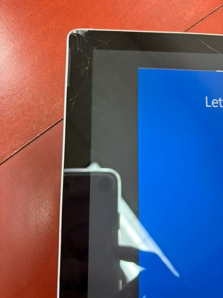 Microsoft Surface Pro 4 Intel Core i5-6300U CPU @ 2.40GHz 4GB RAM 128GB SSD