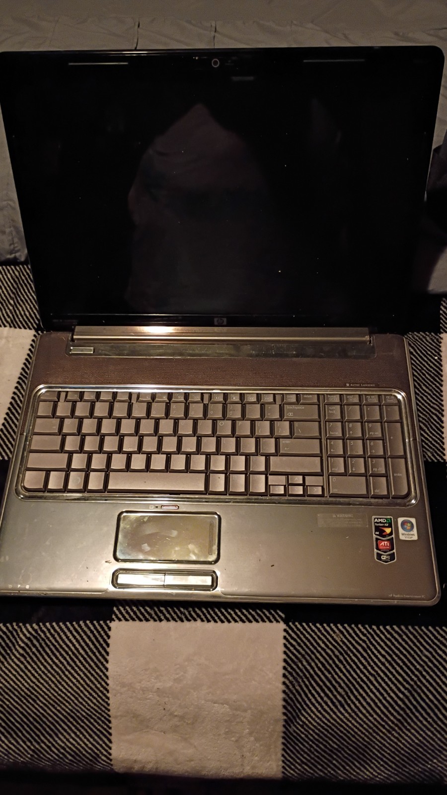 HP Pavilion dv7-1245dx 17″ Laptop Incomplete AS IS Parts Repair