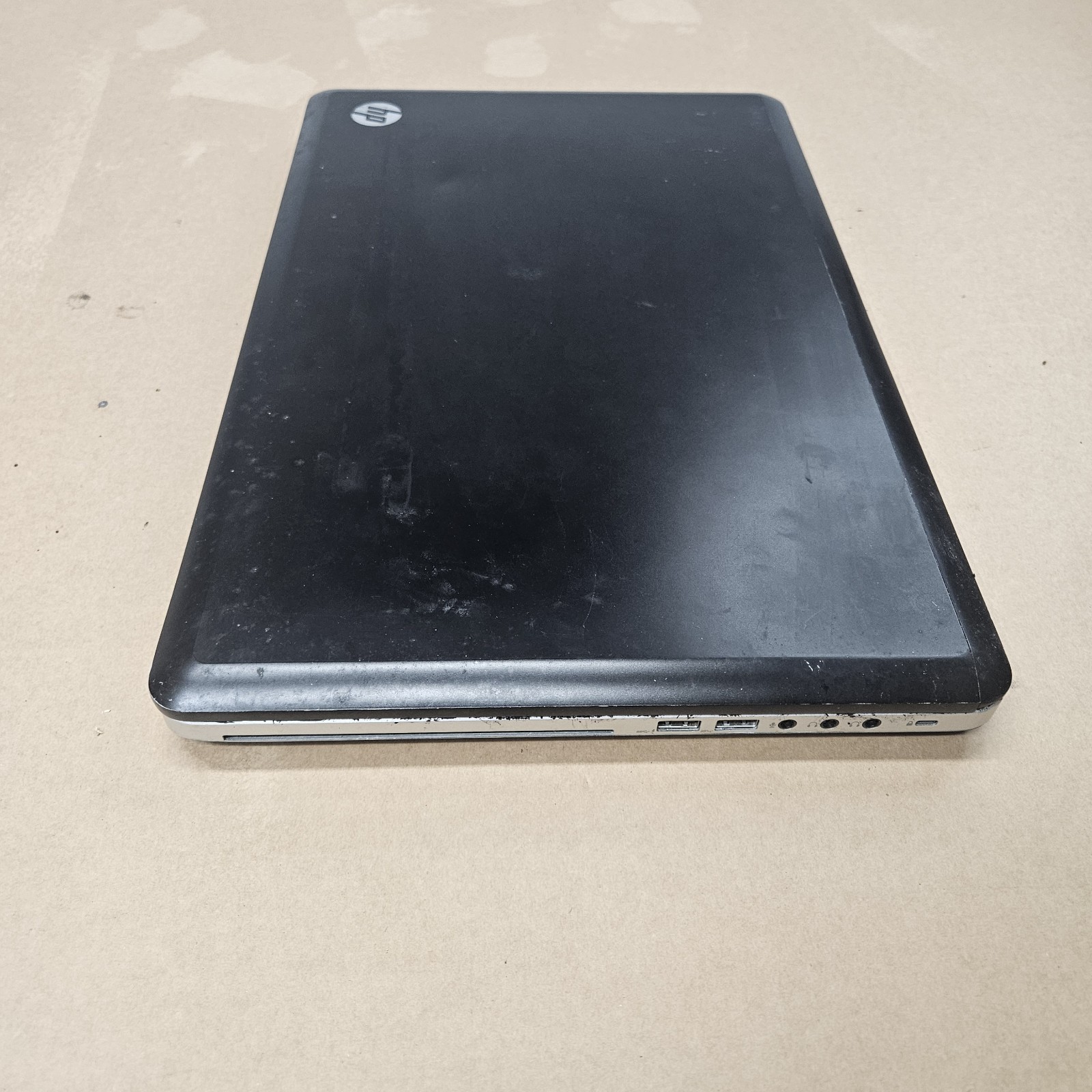 HP Envy 17 3000 Series 17.3″ Laptop Beats Audio NO RAM NO HDD / FOR PARTS