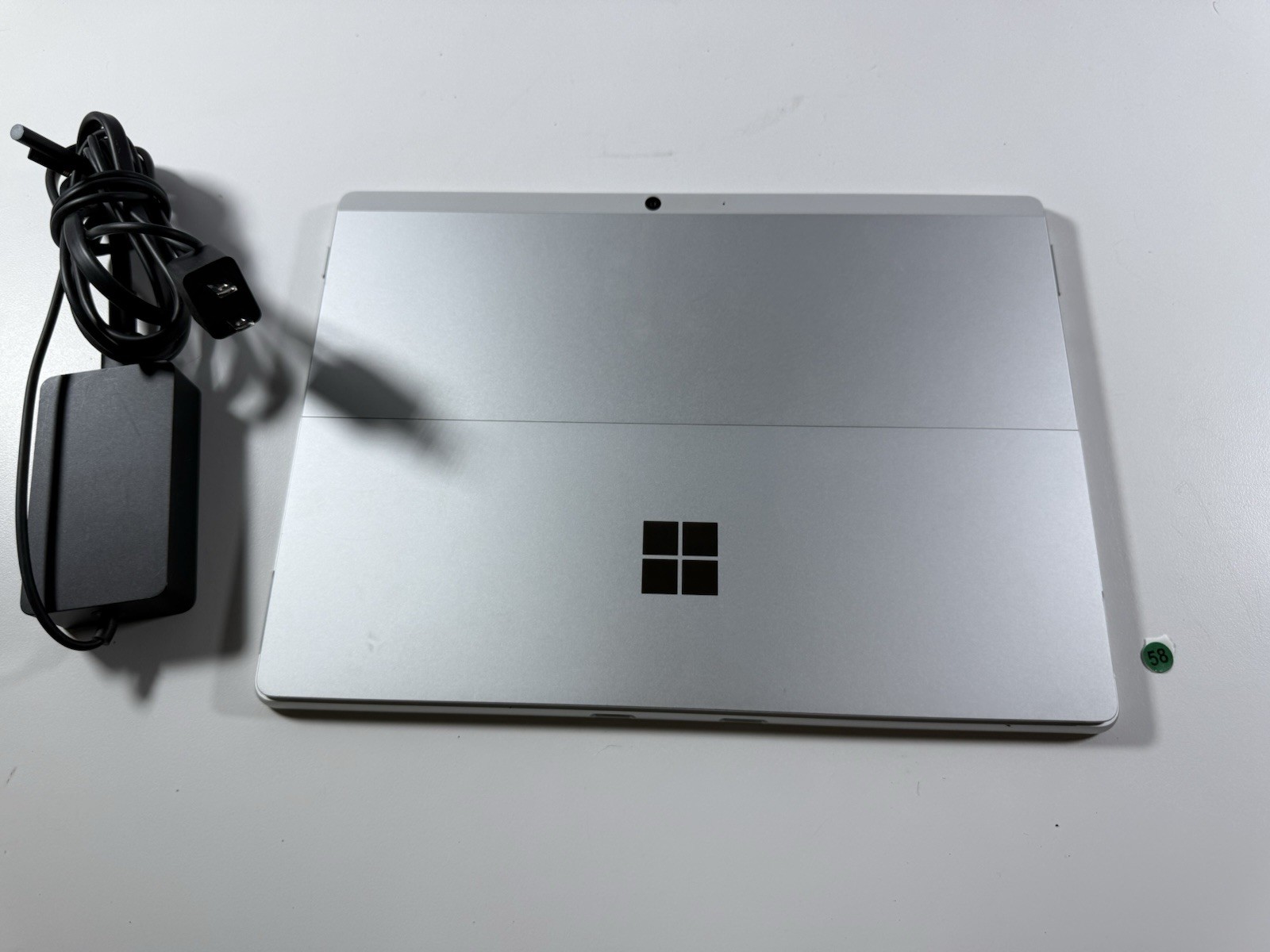 Microsoft Surface Pro 8 (1982) i5-1145G7 – 16GB RAM – 256GB 120Hz – Win 11 Pro