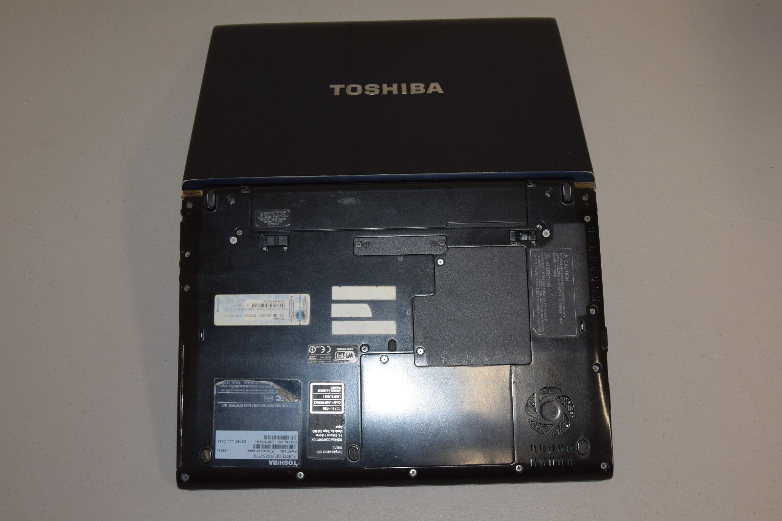 Dead Junk Toshiba Portege R835-P70 13″ Laptop Incomplete AS IS Parts Repair