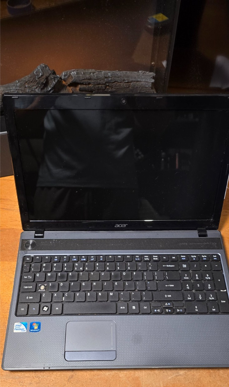 Acer Aspire 5733Z-4851 Intel Pentium P6200 2.13GHz 4 GB