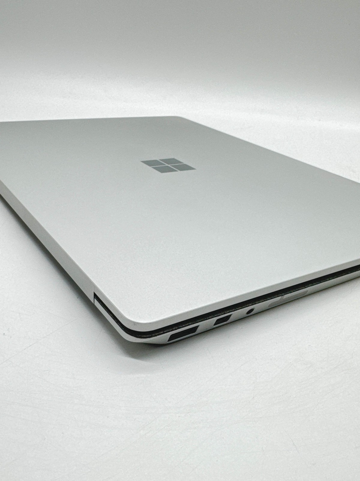 Microsoft Surface 1782 13.5″ Core m3-7Y30 1.61GHz 4GB RAM 128GB SSD Read!