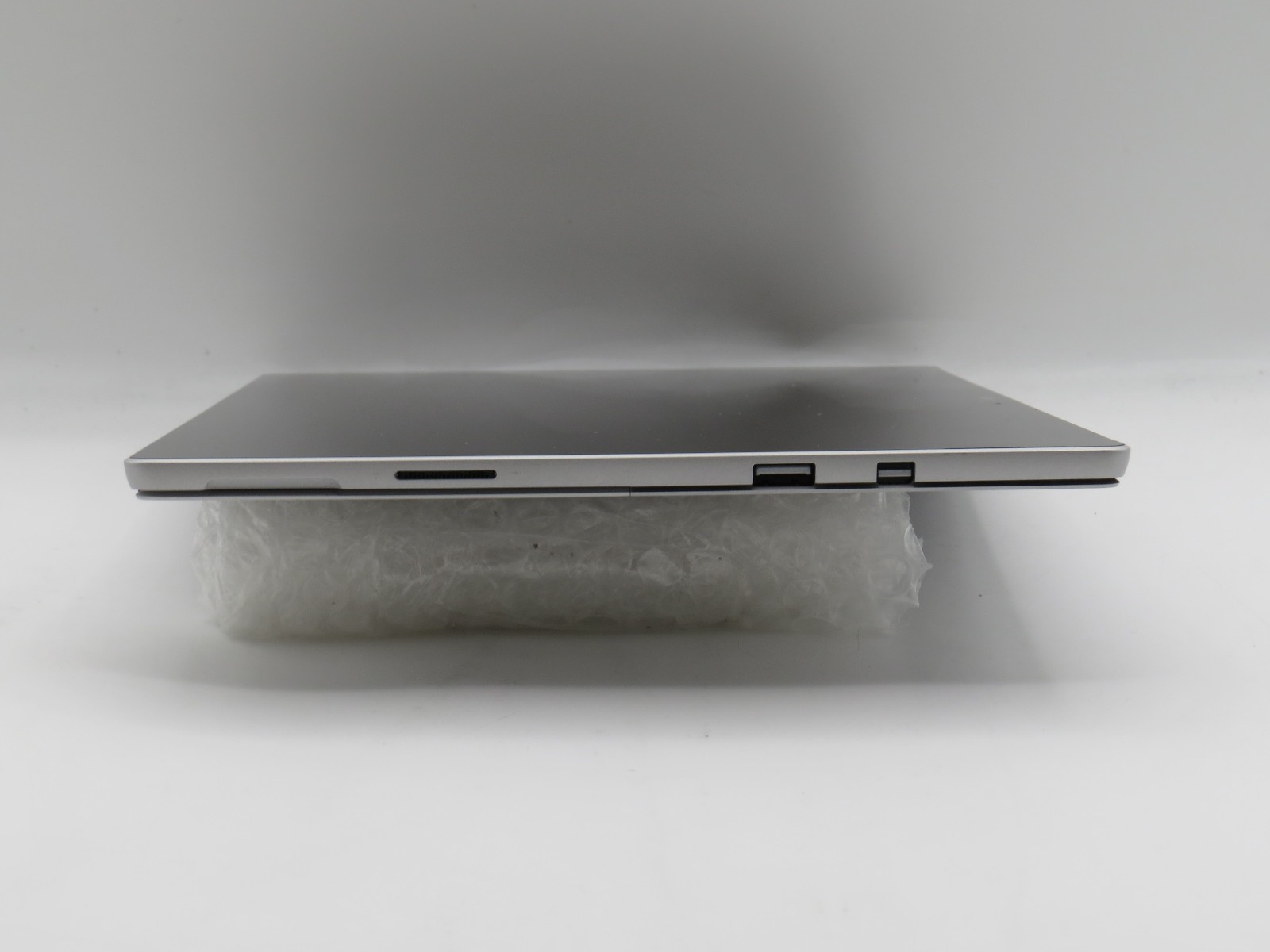 Microsoft Surface Pro 5 1796 | M3-7Y30 | 4GB RAM | 128GB SSD | No OS / AC