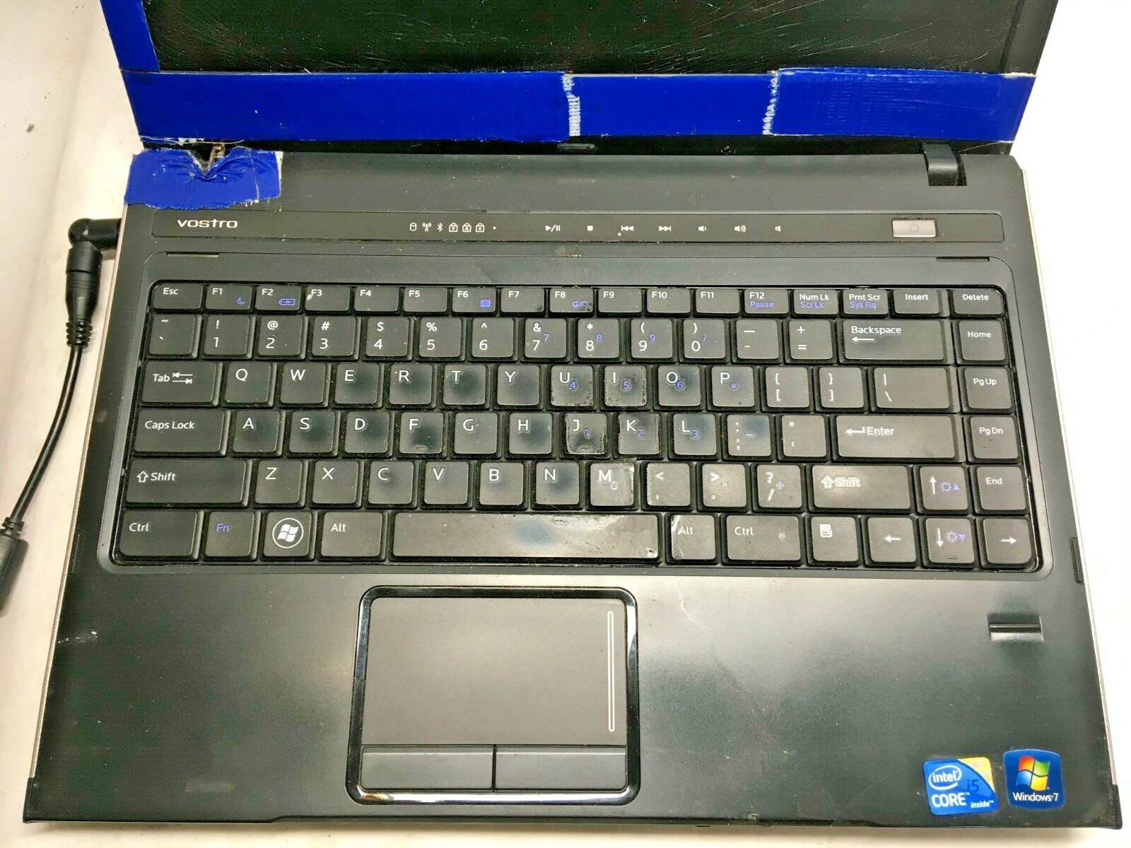 Dell Vostro 3400 14″ Intel Core i5 Laptop For Parts Broken LCD Screen NO HDD JR