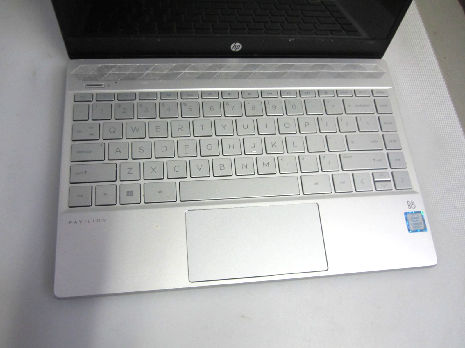 HP Pavilion 13-an0010nr i5-8265U 8GB 1.60GHZ 256GB M2SSD NO OS + AC LAPTOP READ