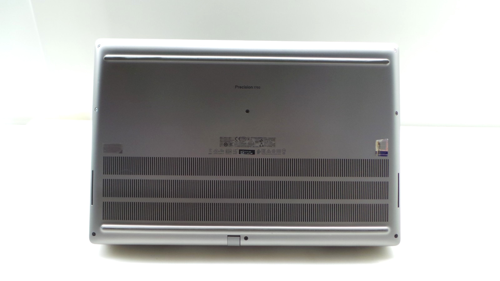 Dell Precision 7750 | 17.3″ | i7-10875H | 72GB 1TB SSD | RTX 3000