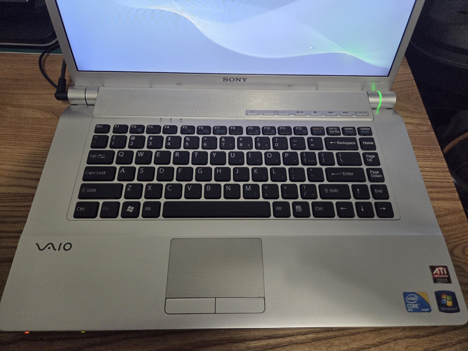Sony VAIO VGN-FW510F 16.4″ Display Intel Core 2 Duo Radeon 4650 Gpu Factory