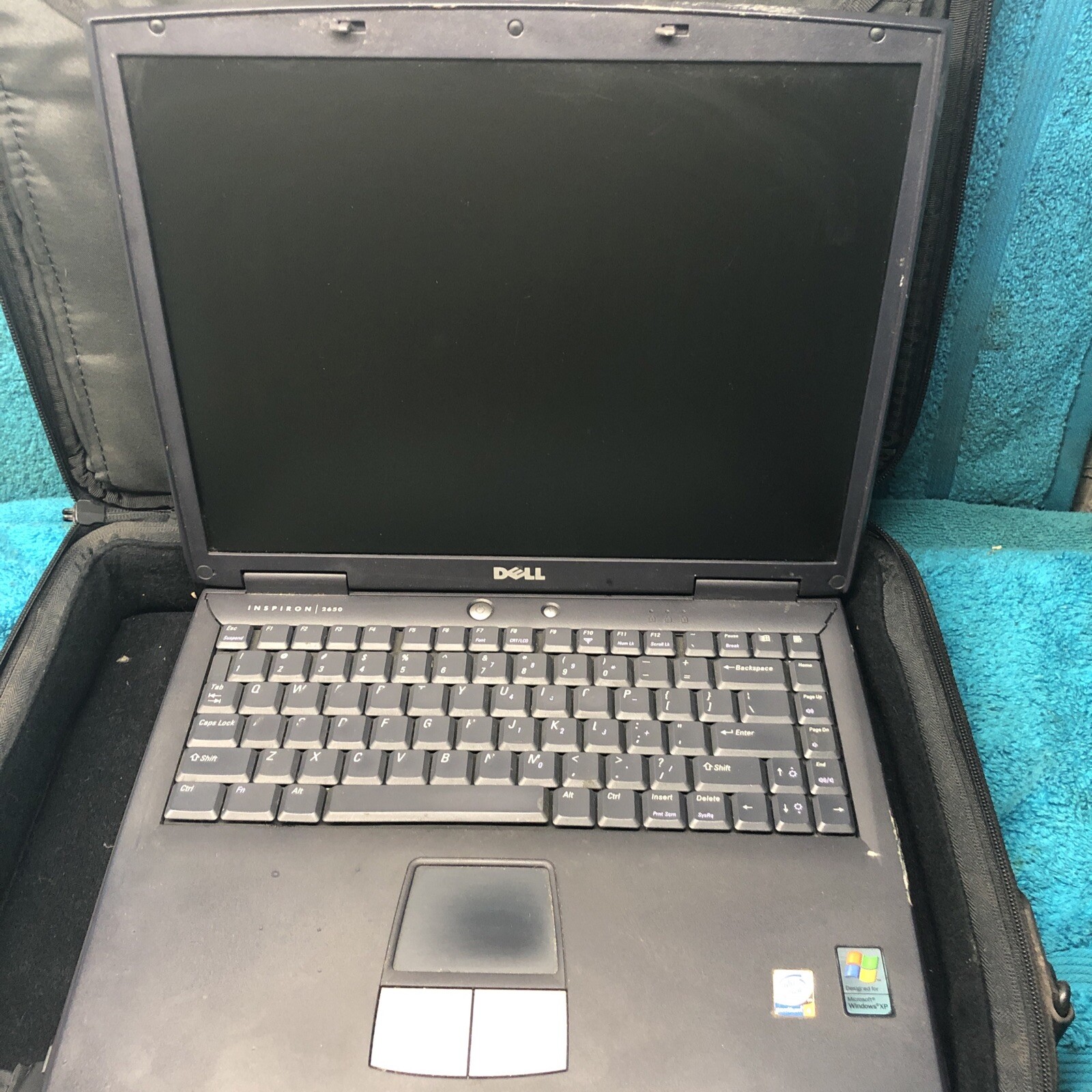 Dell inspirion 2650 laptop with bag and charger Pentium FOR parts