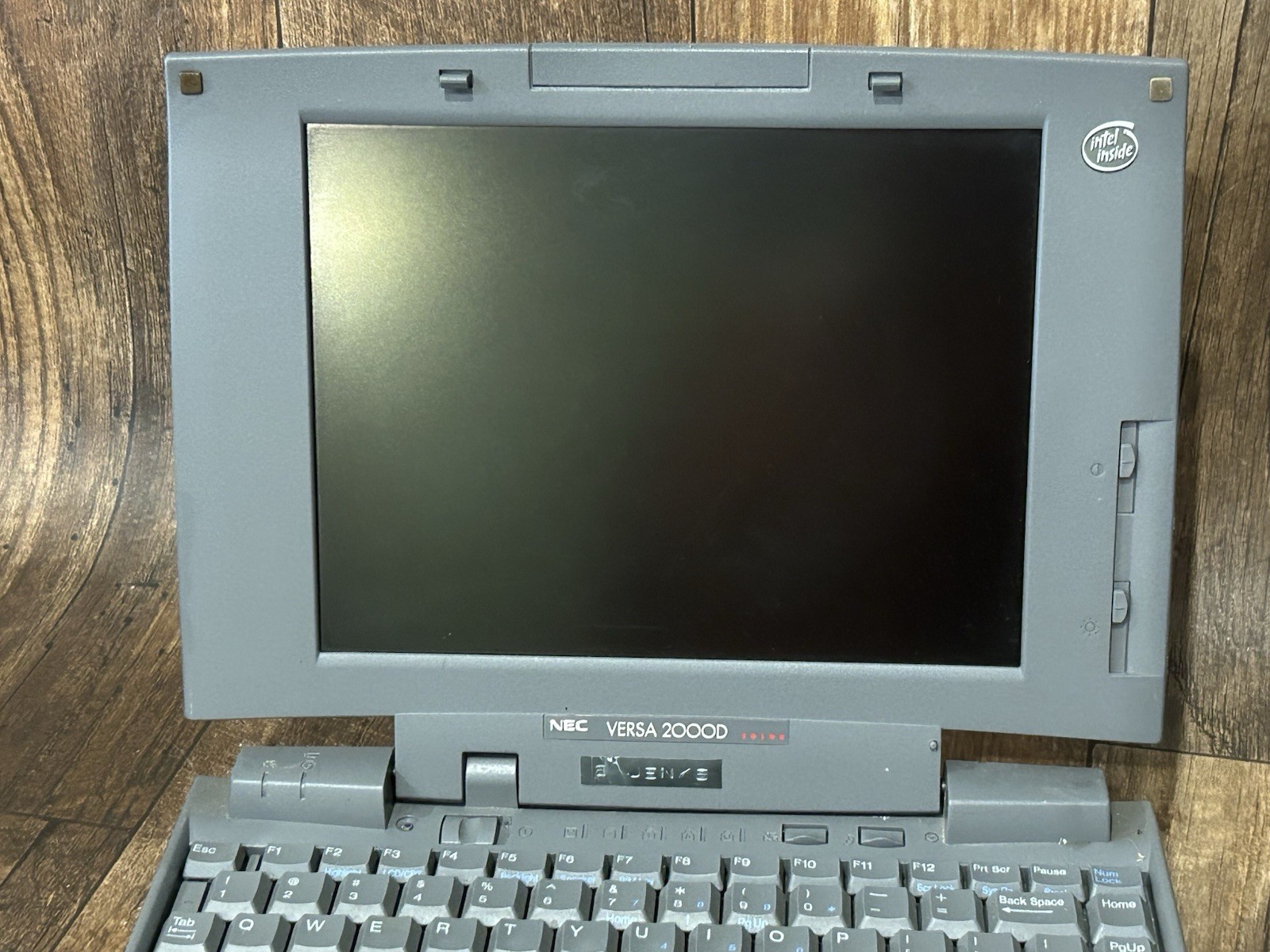 NEC Versa 2000D Laptop For Parts As Is PC-6010-41301W More Listed