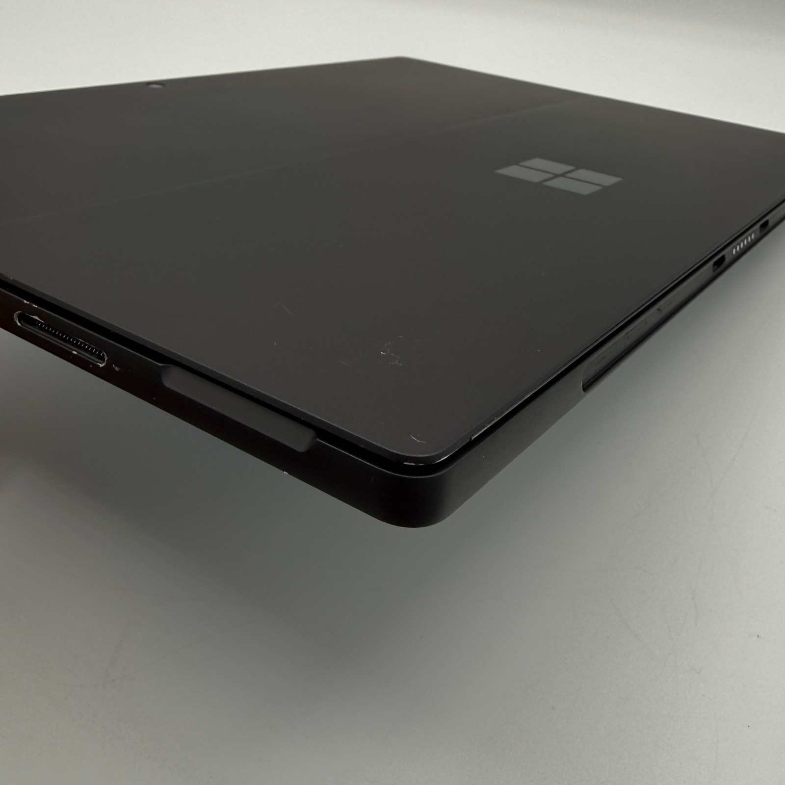 Microsoft Surface Pro 6 1796 i5-8350U 8GB RAM 256GB SSD 12.3″ Win11 Pro Tablet
