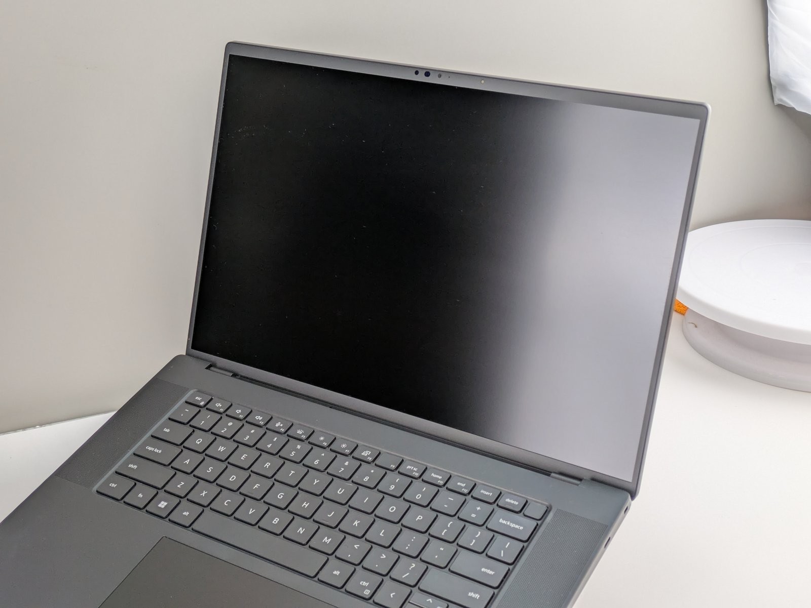 Dell Precision 5680 16″ i7-13800H 32GB RAM 512GB SSD RTX 2000 WUXGA W11P
