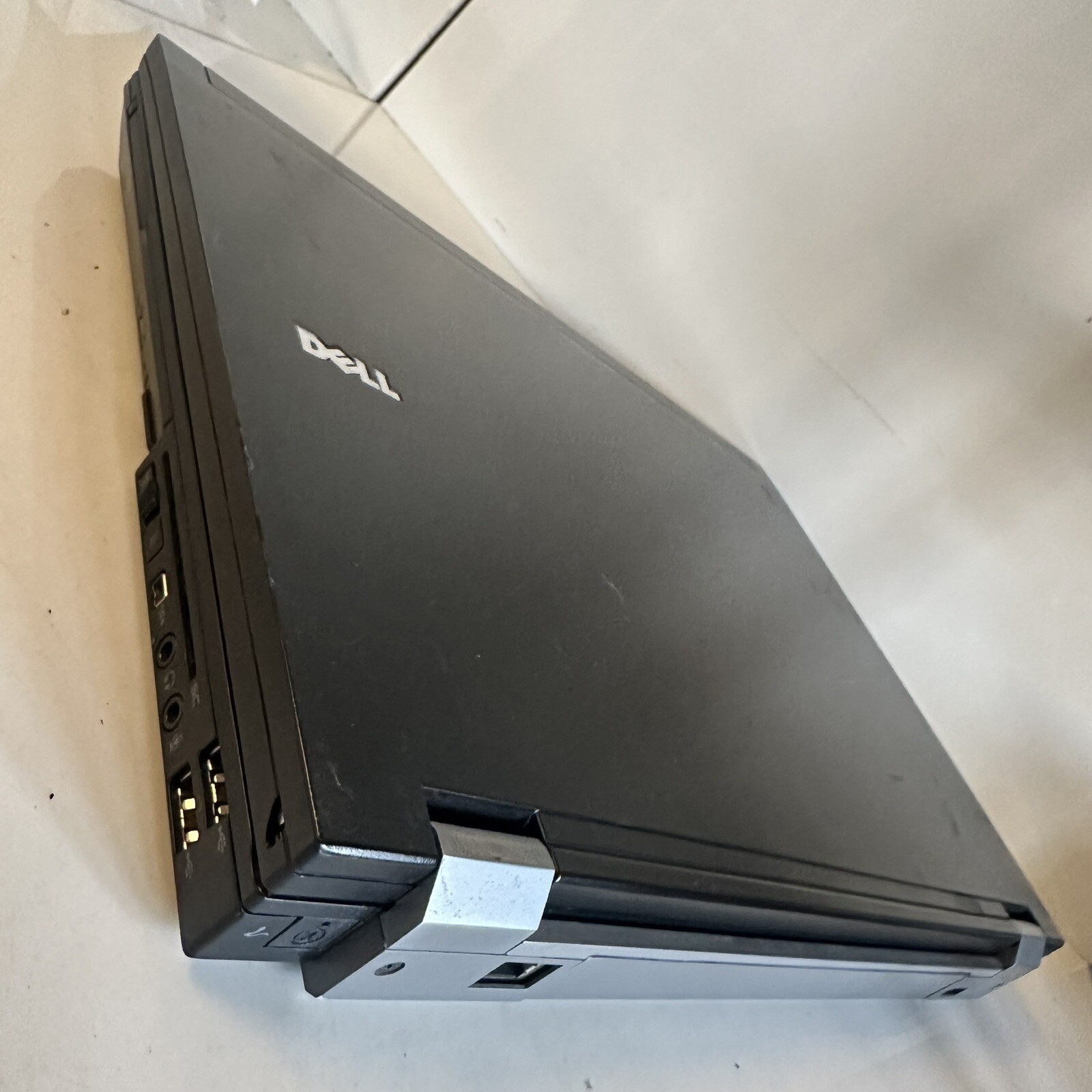 15.4” Dell Latitude E6500 Intel Core 2 Duo 2.26GHz 3GB RAM 160GB HDD