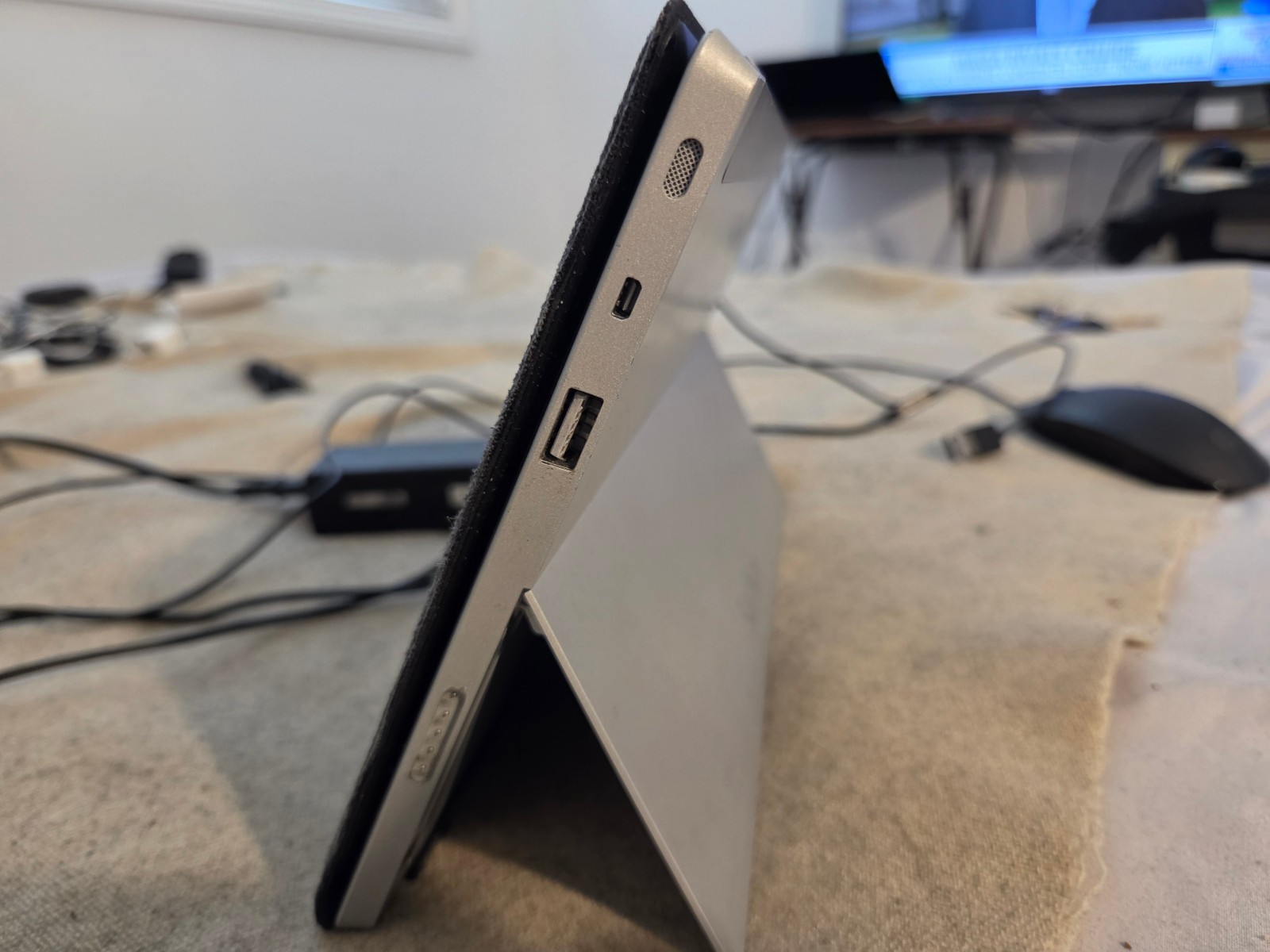Microsoft Surface 2 Touchscreen & Pen Laptop