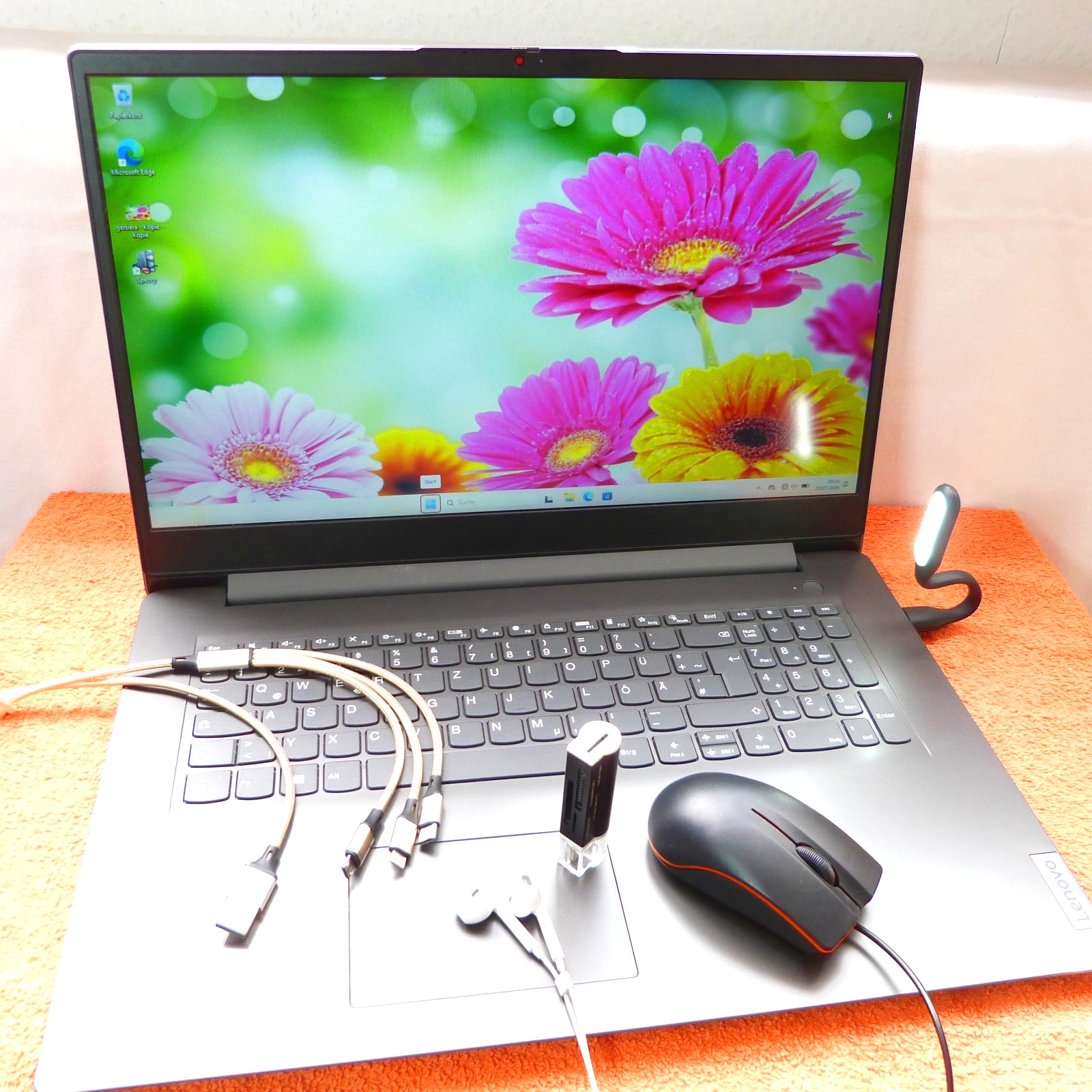 Lenovo V17 G3 17 inch Ultrabook l 12GEN Intel HEXA CORE I 1TB SSD Windows 11 PRO