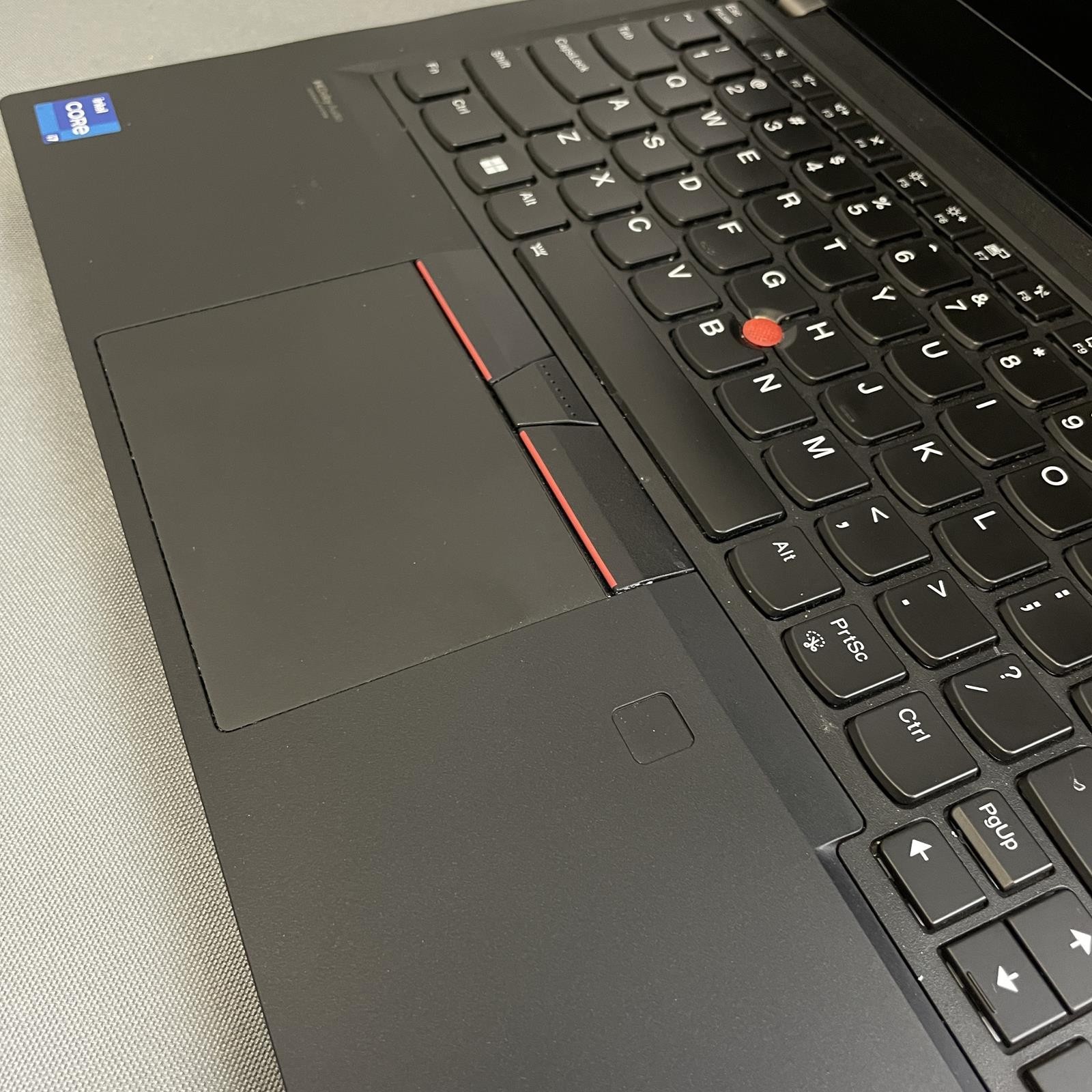 Lenovo ThinkPad T14 Gen 2i 14″ FHD, Core i7-1165G7, 16GB, 256GB NVMe, Win 11 Pro