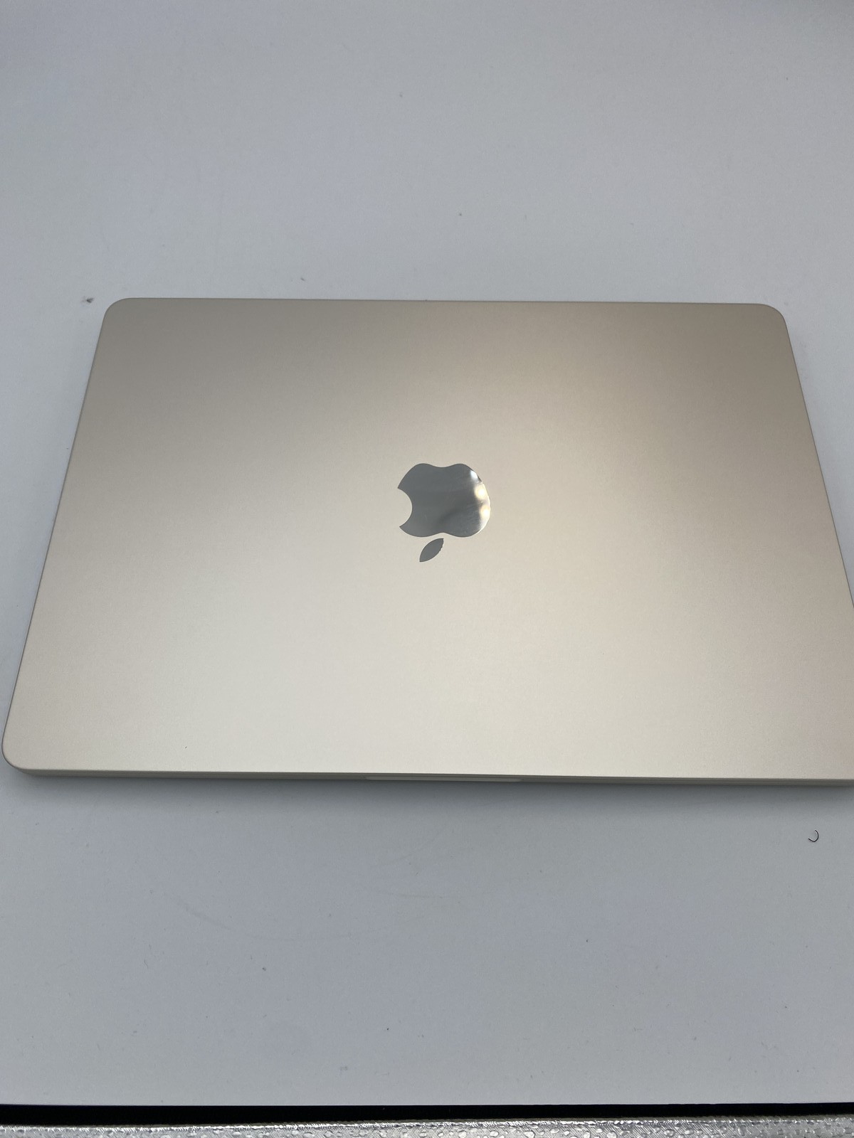 Apple MacBook Air (13-Inch) [M2] (2022) M2 8GB RAM 256GB SSD
